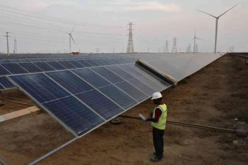 Gujarat and Maharashtra Are Set for a ₹10,000-Crore Solar Investment