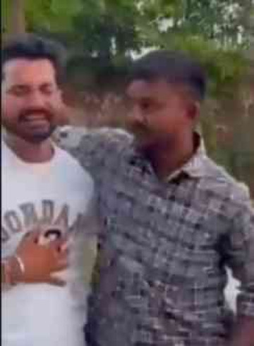 “Punjab Se Hoon, Par Gaya Mein Kaise?” Stranger Helps 83 Year Old Find His Way Home