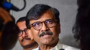 Sanjay Raut Raises Extortion Allegations Over Maharashtra FDA Raids