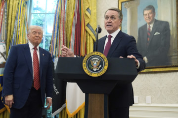 Trump Offered US Weapons to Xi? Ambassador’s Remark Sparks Questions