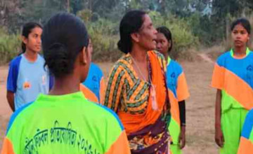 She Coaches 25 Tribal Girls in a Saree and Hasn’t Charged Them a Rupee Since 2009