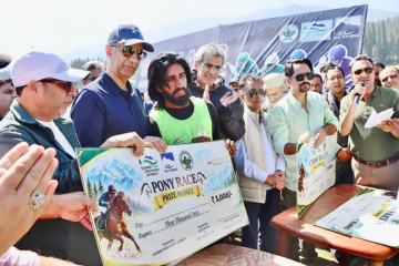Gulmarg Celebrates Tourism Day With Golf, Horse Racing and Green Initiatives