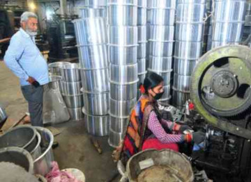 Manufacturing Employment Crosses 2 Crore In India, Up 7.2% In 2024-25