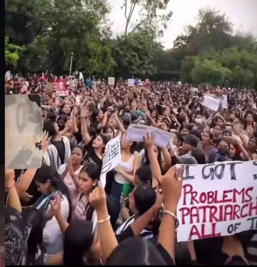 “Ek Kachori, Do Samosa”: How Delhi Women Are Rewriting Protest