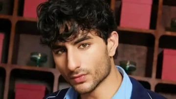 Ibrahim Ali Khan's reaction after spilling coffee on his clothes