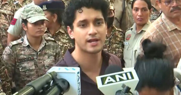"Why won't they speak to us?" CJP's Saurav Das protests over journalist's FIR