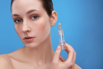 That Color-Changing Lipstick From Your Childhood Is Back. Here's How the pH Skin Science Really Works