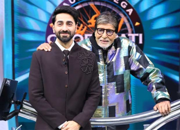 Ayushmann’s Kabhi Kabhie Tribute Unlocks Amitabh Bachchan’s Deewaar Memories
