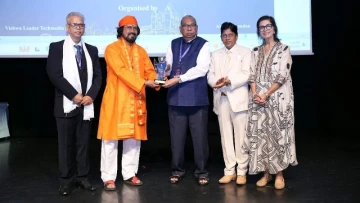 Sadguru Dr. Mangeshda Honoured in London with the Prestigious Vishwa Leader Dr. B. R. Ambedkar International Award for his propagation of Kriya Yoga