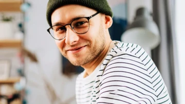 People Who Stay In A Good Mood Most Of The Time Usually Do 4 Daily Things On Autopilot, Says Psychologist