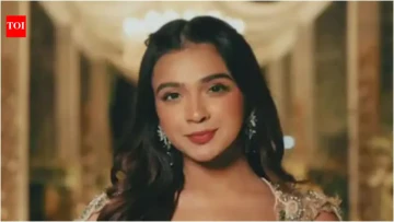Apoorva Mukhija opens up about leaked kissing video with Amin Jaz, admits she was UNAWARE that camera was rolling : 'When the clip surfaced I cried at Heathrow airport'