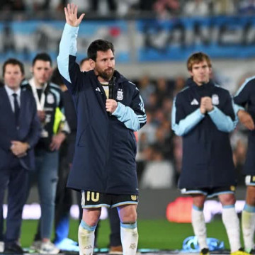 Messi Says Goodbye to Argentina: Thousands Gather for His Final International Match