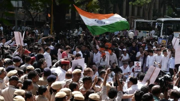 CEC Protest LIVE: CJP, Dhruv Rathee's 'Chappal Protest' Today; Rahul Gandhi Says, 'Won't Stop Until Gyanesh Resigns'