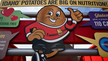 World's Largest Serving of French Fries Breaks Record