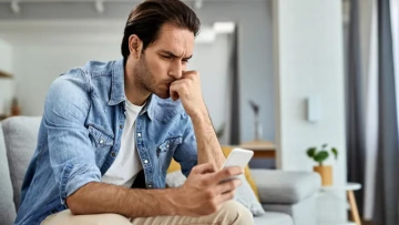 Doomscrolling, FOMO and Late Night Scrolling: Is Your Phone Messing With Your Mind? Yes and Algorithm  too . BE Aware.