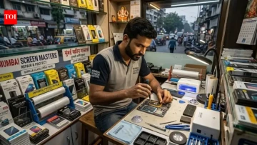 A ₹70,000 Machine, ₹60,000 Monthly Profit: Man Discovers Cook’s Son’s Screen Protector Business