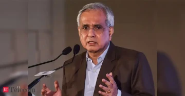 India’s Satellite Internet Race Is On 🛰️ Former NITI Aayog VC Urges Airtel and Jio to Take on Starlink With USOF Funding