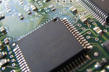 Trading at a 43% Discount, This Semiconductor Stock Is Betting on Higher Margins and a Government of India Partnership for a Turnaround