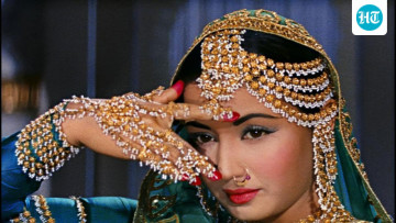 54 Years Later, Meena Kumari’s Pakeezah Is Back in the Spotlight, With a Restored Version Ready to Win Over Audiences in France.
