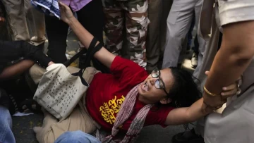 ✊ Gen Z’s Protest Era Has a New Face! Meet Neha Bora, the JNU Theatre Student Leading AISA’s Street Demonstrations