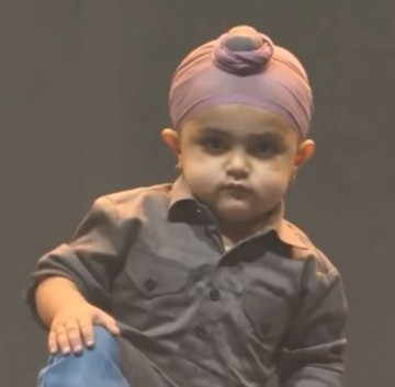 ❤️ Like Father’s Signature, Like Son’s Gesture! 2-Year-Old Chhota Sidhu Recreates Moose Wala’s Iconic Thaapi in Toronto