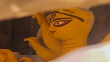 The Air Smells Like Pujo! Kolkata Awaits Maa Durga as Kumortuli Idols Take Shape