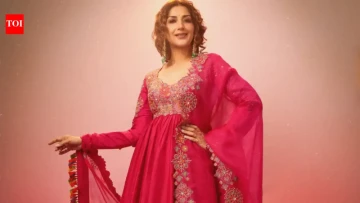 Pink Perfection! Sonali Bendre’s Embroidered Anarkali Is Giving Festive Fashion Goals