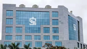 SEBI Gives IPO Companies More Wiggle Room Till March 2027! 📈 They Can Now Revise Fresh Issue Sizes by Up to 50%, Talk About Keeping Options Open!