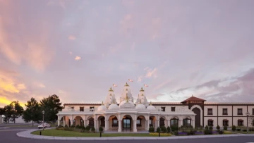 From Grocery Aisles to God’s Abode! 🛕 An Empty ShopRite in Fair Lawn Is Set to Become a Hindu Temple After Plan Approval