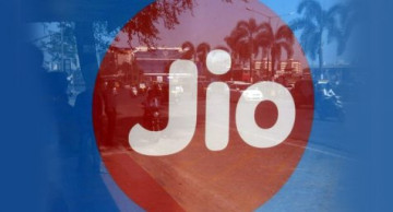 India’s Biggest-Ever IPO Has a Catch: The Record-Breaking Offering Raises a Bigger Question About Which Investors It’s Really Meant For. 💰