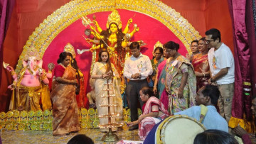 Kolkata’s Sonagachi Welcomes Maa Durga! India’s Largest Red-Light District Inaugurates Durga Puja, Bringing Festive Spirit and Devotion to the Heart of the Community. 🌺