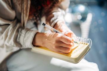 Attention Span Gone on Vacation? 🧠 Simple Ways to Get Your Focus Back and Train Your Brain to Concentrate This Fall