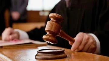 “Who Gave the Pandal a Road-Wide Pass?” 🚧 Indore High Court Summons DCP Over Gandhi Nagar Road Blockage