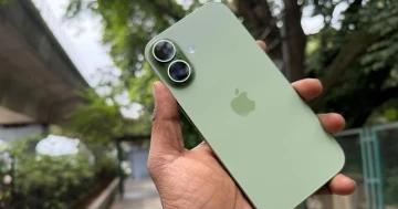 “Your Wallet Can Finally Breathe!” Croma’s Festive Sale Brings iPhone 17 Down to ₹58,990, 17 Pro Under ₹95,000