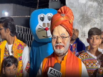 Navratri Gets a Modi Twist! Gujarat’s Jamnagar Adds a Unique “Modi Raas” to the Garba Party 🕺