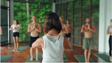 Even Yoga Teachers Get the Nerves? 🧘 13 Ways to Keep Pre-Class Jitters from Stealing the Show Before and During a Session.