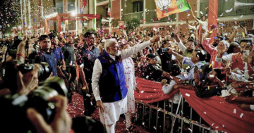 India’s Growth Story Has Investors Watching Closely 👀 Strong Domestic Demand, a Booming Services Sector and a 7% IMF Growth Forecast Put India in the Spotlight, Though Risks Remain.