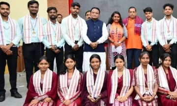 “Gen Z Is Team PM Too?” 😎 Majhi Claims Young Indians Still Have Faith in the Prime Minister.
