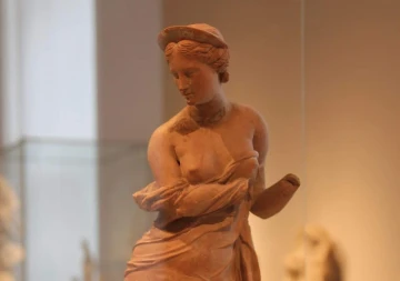 Tiny Figurines, Big Goddess Energy 🌊 Ancient Aphrodite Statues Reveal How the Worship of the Goddess of Love Spread Across the Black Sea.