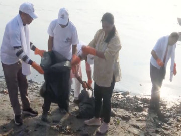 ‘Yamuna Is Every Delhiite’s Lifeline’: Rekha Gupta Joins Clean Up Drive, Calls On Delhi To Pitch In