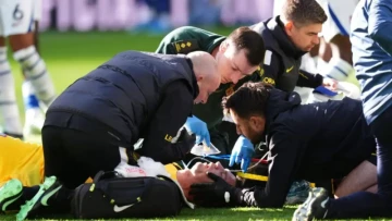 Jaw-Dropping Blow for Chelsea: Martínez Set for 40 Days Out After Surgery