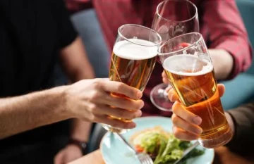 “Modern Problems Require Modern Solutions”? Fitness Clubs Are Mixing Workouts With Drinks, But Recovery Says Otherwise
