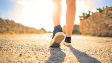 Walking Is Great, But Your Bones Want More 💪 Experts Explain Why Strength Training Deserves a Spot in Your Fitness Routine