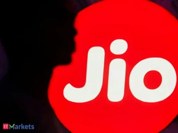Jio IPO Makes a Mega Splash! ₹70,000 Crore in Bids on Day One 🚀📈