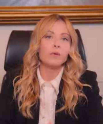 POV: Italian PM Giorgia Meloni Explains New Rules to Protect Cities and Public Safety! 🏛️