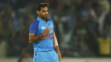 🏏 Dot Ball King Is Back! Bhuvneshwar Kumar Surpasses Tim Southee to Set T20I Powerplay Record on India Comeback