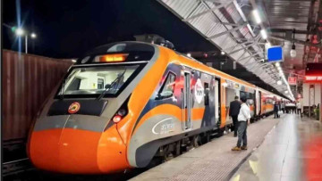 Bengaluru to Mumbai in 16 Hours! Vande Bharat Sleeper Is Almost Here 👀