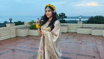 Adah Sharma’s ‘Black Milk’ Goes Viral 🖤🥛