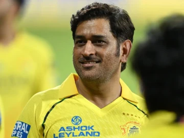 🦁 Thala’s IPL Future on Hold! Dhoni to Decide on CSK Return Before December 👀💛
