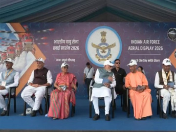 ✈️ Wings Over the Ganges! PM Modi Witnesses IAF’s Sky-High Spectacle in Varanasi